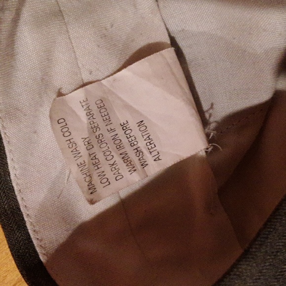 Men's EUC 34x30 gray Braggi by Louis Raphael cuffed dress pants, pleated front - Picture 5 of 7